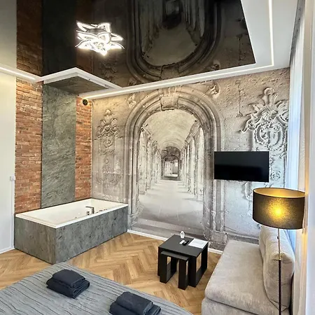 Sky Mirror Jacuzzi Apartment Krakow