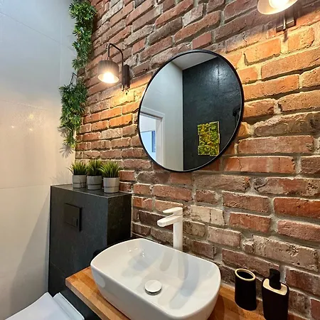 Sky Mirror Jacuzzi Apartment Krakau