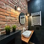 Апартаменты Sky Mirror Jacuzzi *