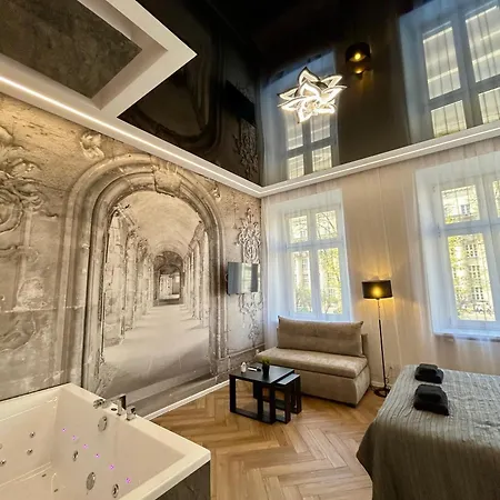 Sky Mirror Jacuzzi Krakau